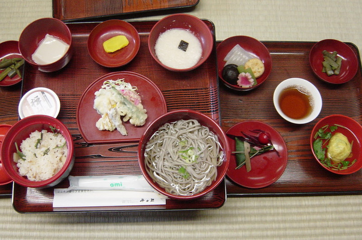 途中昼食（精進料理）