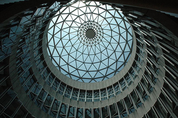 鶴見大学会館センタープラザ：ドーム